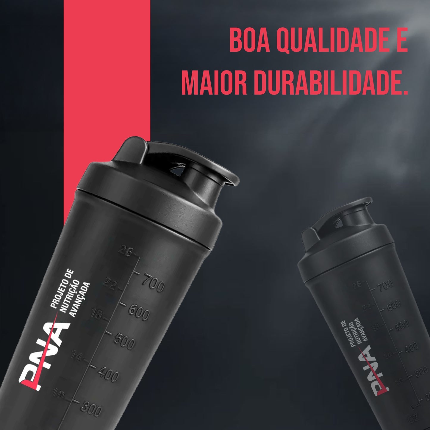 Detalhe lateral do shaker PNA Pro-Vital mostrando a escala de medição em mililitros (ml) e onças (oz), com foco na qualidade e durabilidade do material.